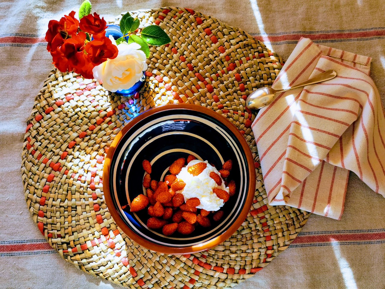 fresas silvestres con nata